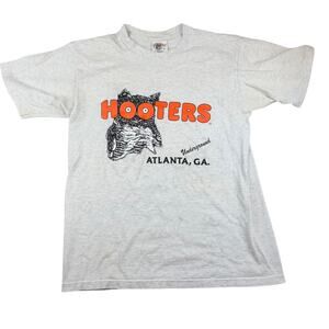 Vintage Hooters Underground Atlanta GA T-Shirt Medium